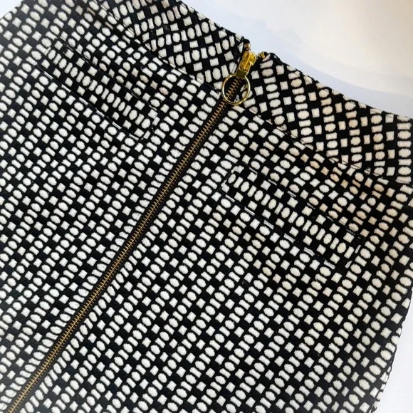 Express black white zip front mini skirt ❤️ - Picture 3 of 6